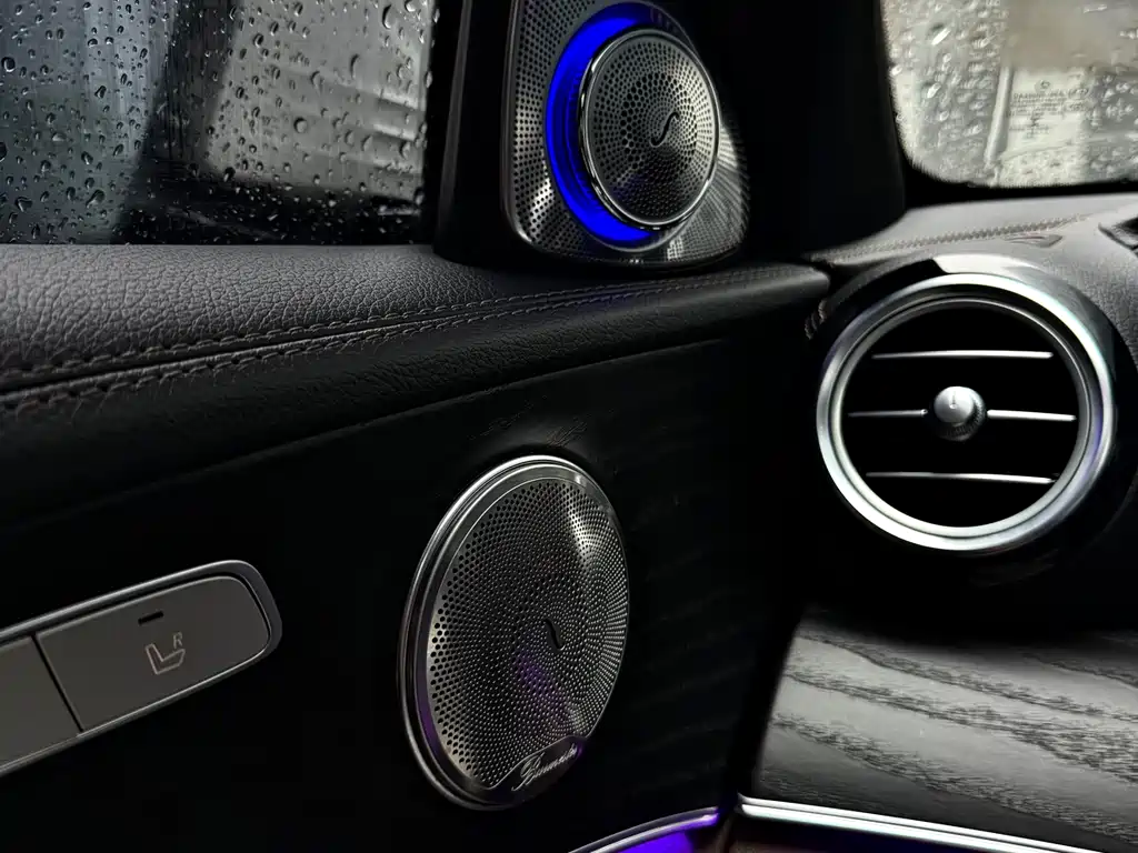 Mercedes-Benz E-Class 2022 — фото 15