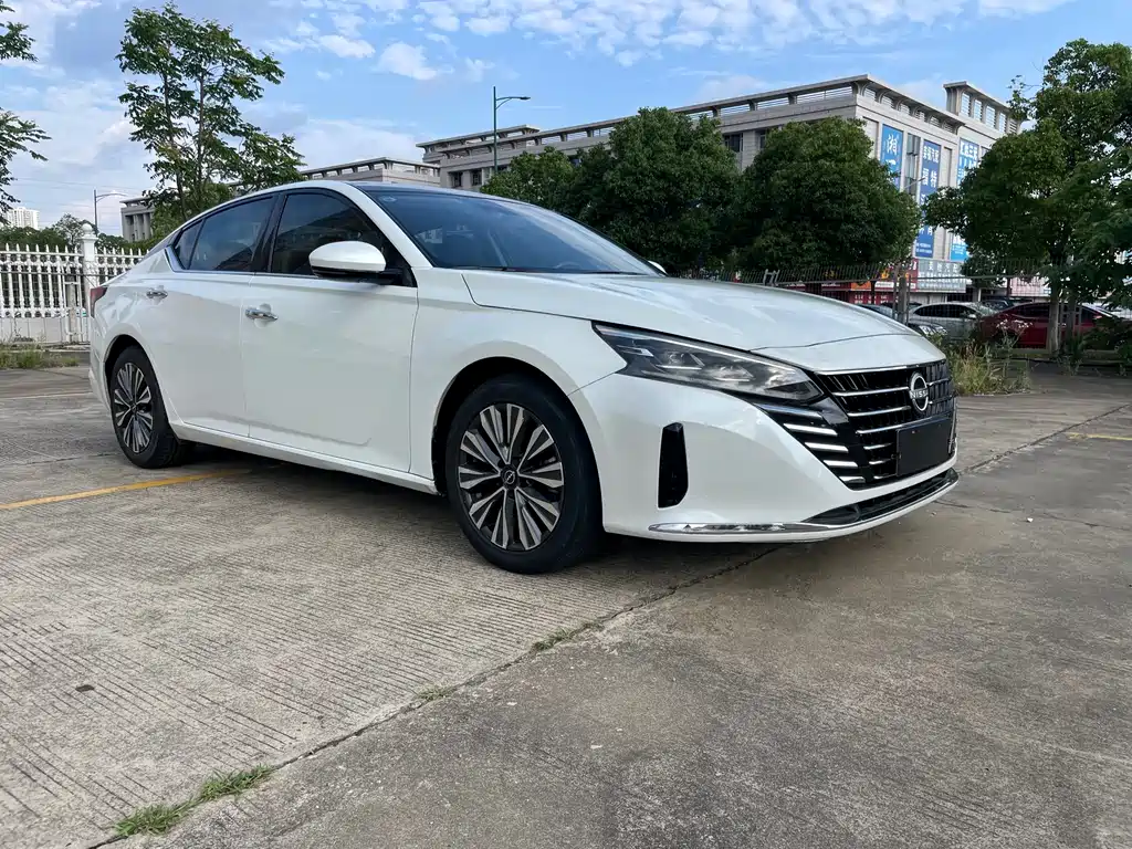 Nissan Teana 2023