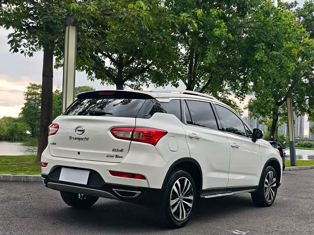 GAC Motor Trumpchi GS4 2016