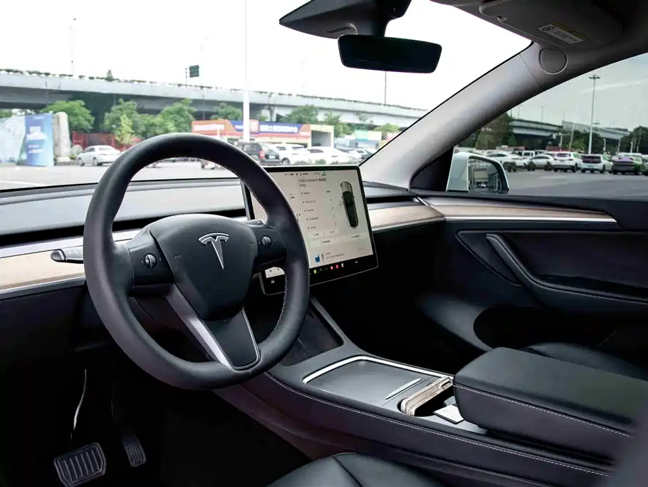 Tesla Model Y 2022 — фото 10