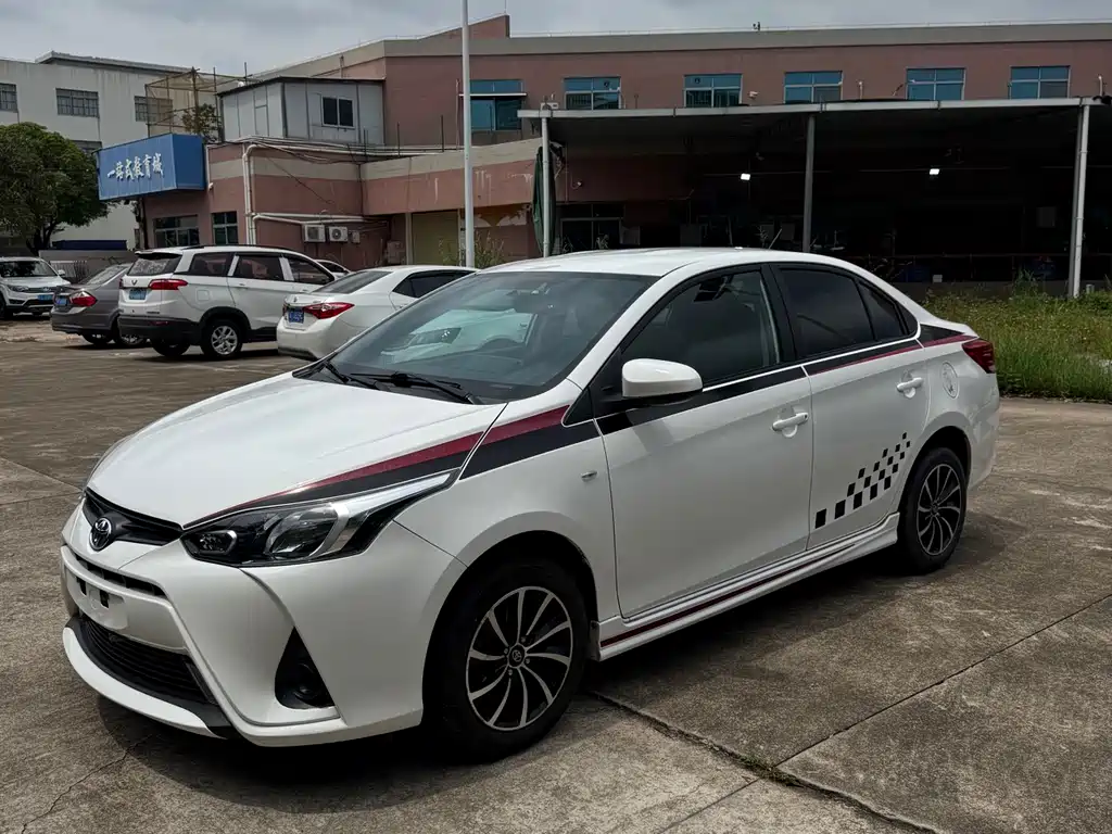 Toyota Yaris L 2018 — фото 1