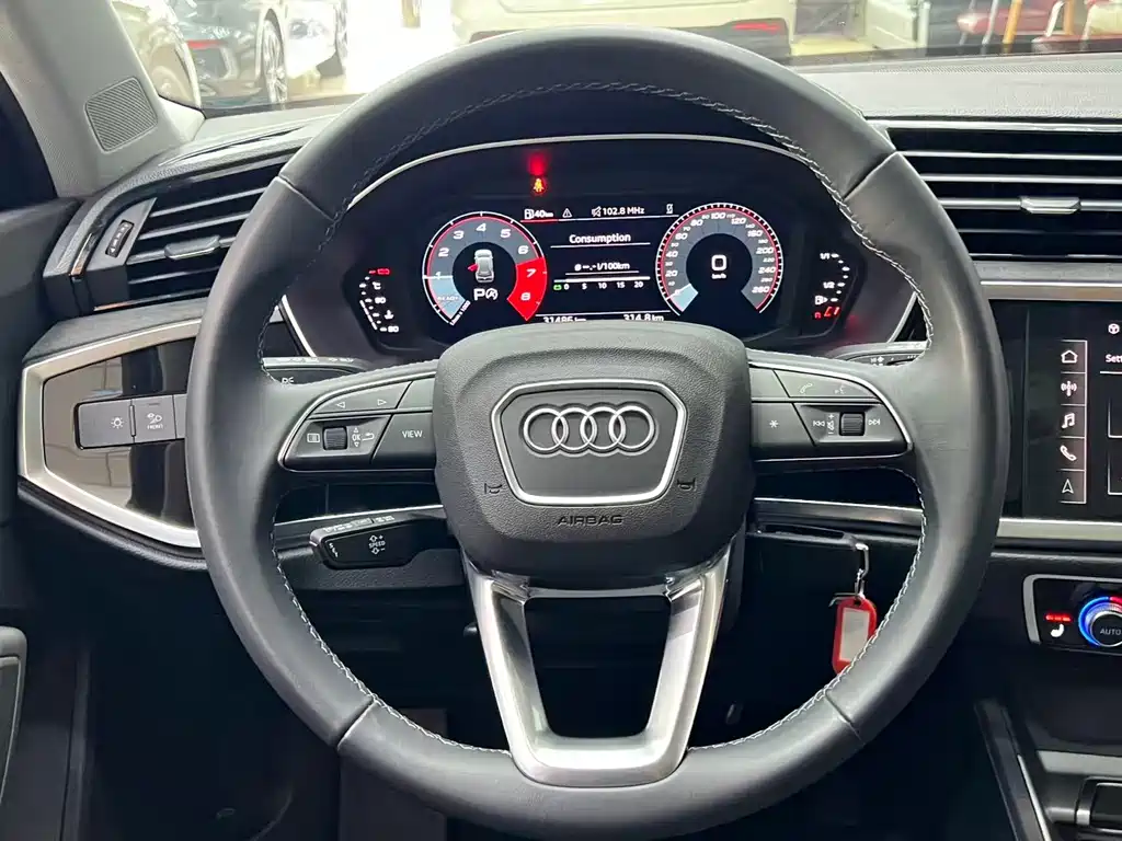 Audi Q3 2023 — фото 10