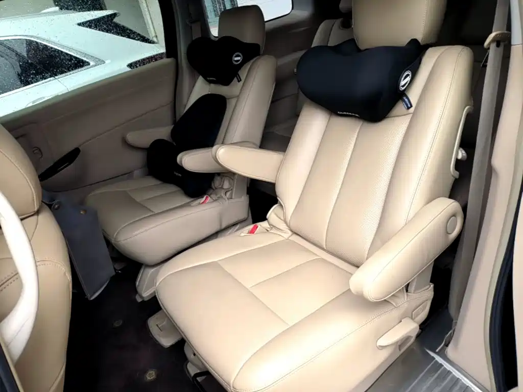 Nissan Quest 2016 — фото 17
