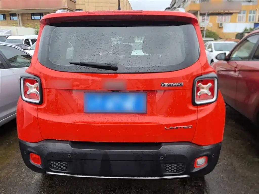 Jeep Renegade 2018 — фото 6