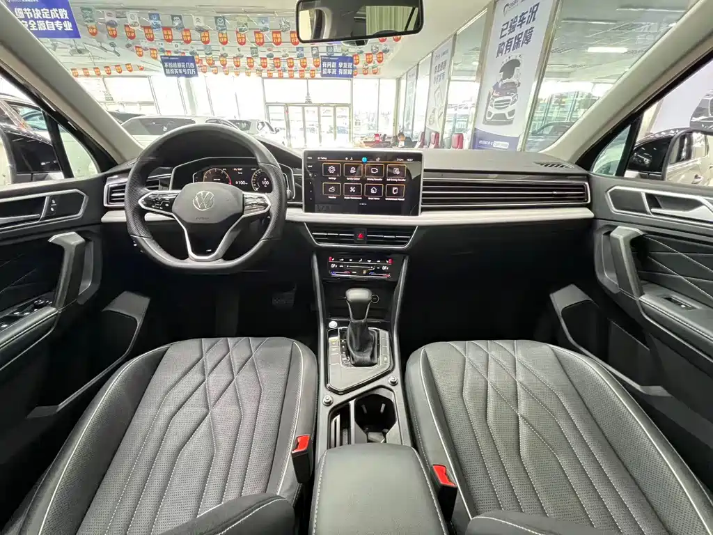 Volkswagen Tiguan L 2023 — фото 8