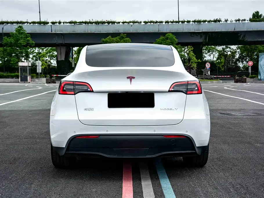 Tesla Model Y 2022 — фото 7