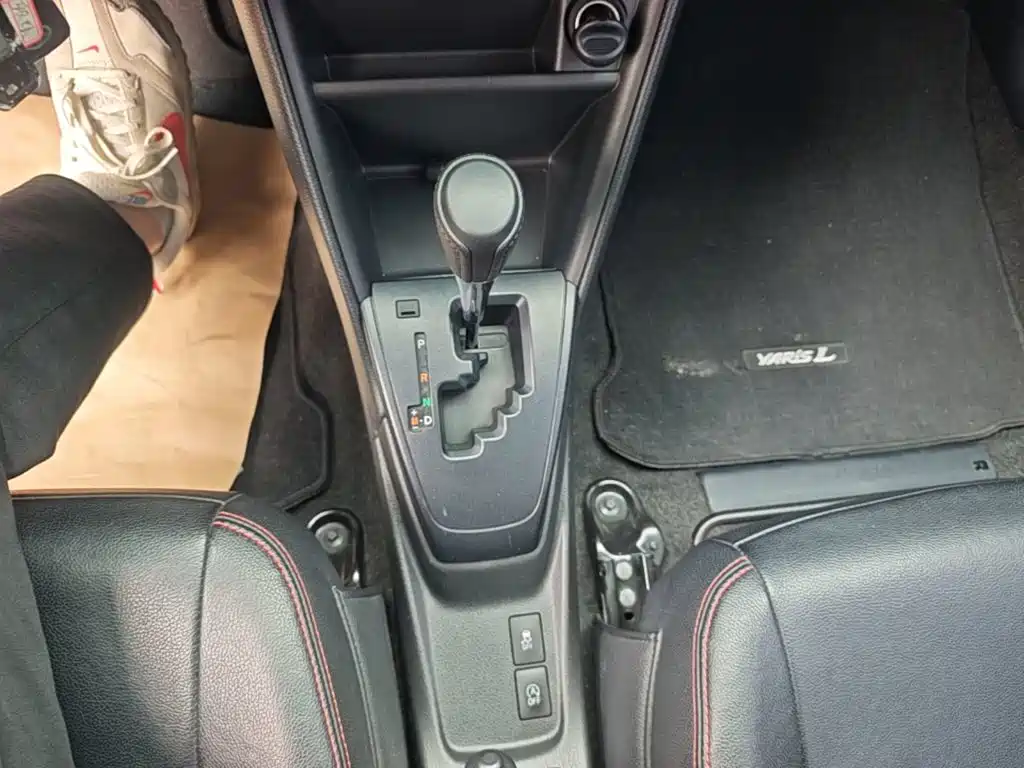 Toyota Yaris L 2019 — фото 14