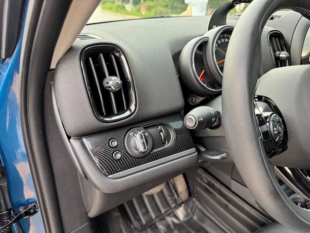 MINI Countryman 2019 — фото 10
