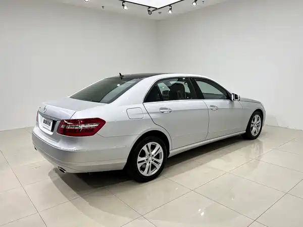 Mercedes-Benz E-Class 2010