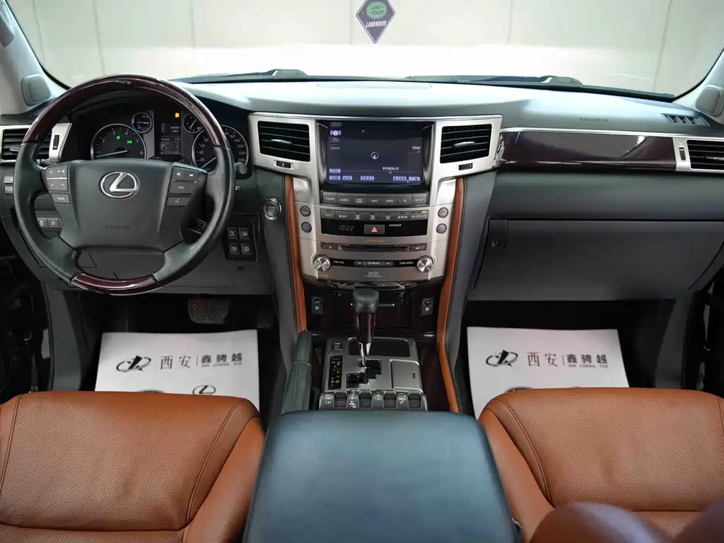 Lexus LX 2012 — фото 13
