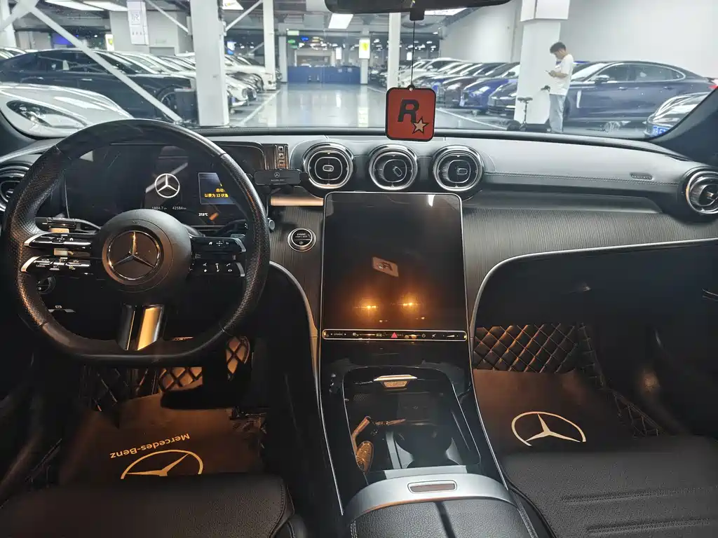 Mercedes-Benz C-Class 2023 — фото 11