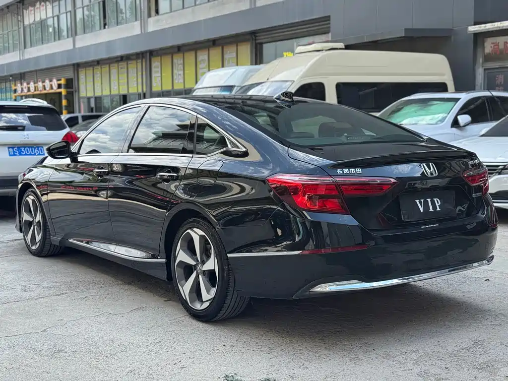 Honda Inspire 2021 — фото 13