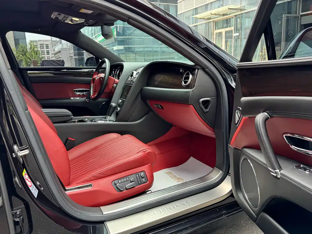 Bentley Flying Spur 2019 — фото 11