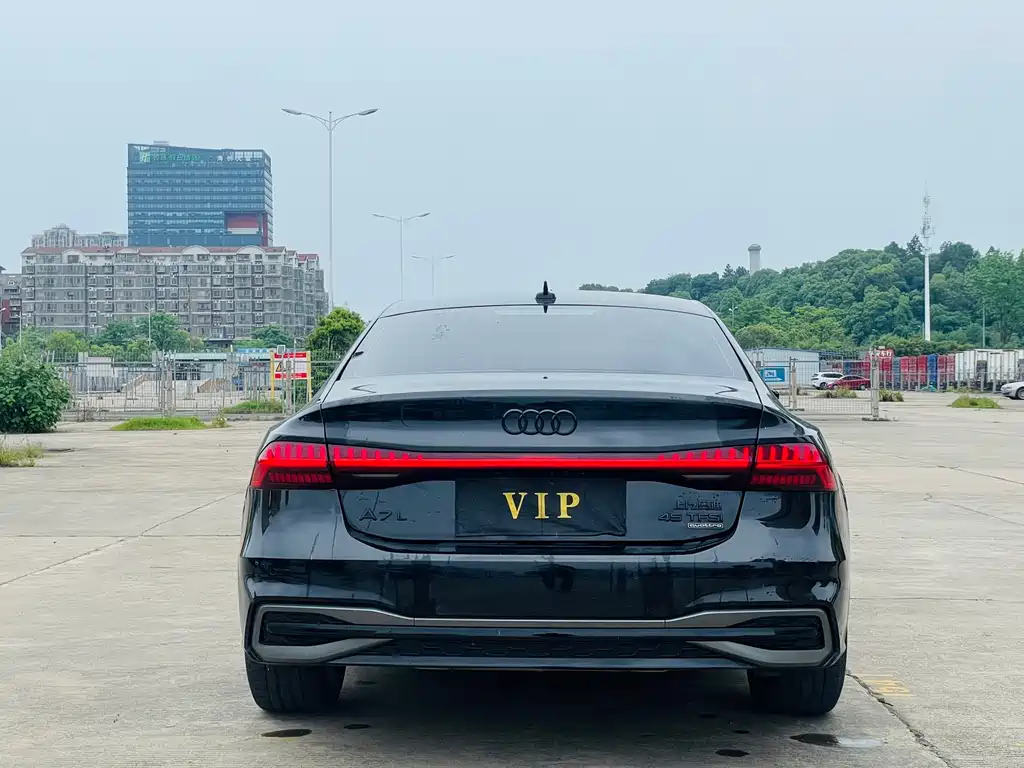 Audi A7L 2025 — фото 8