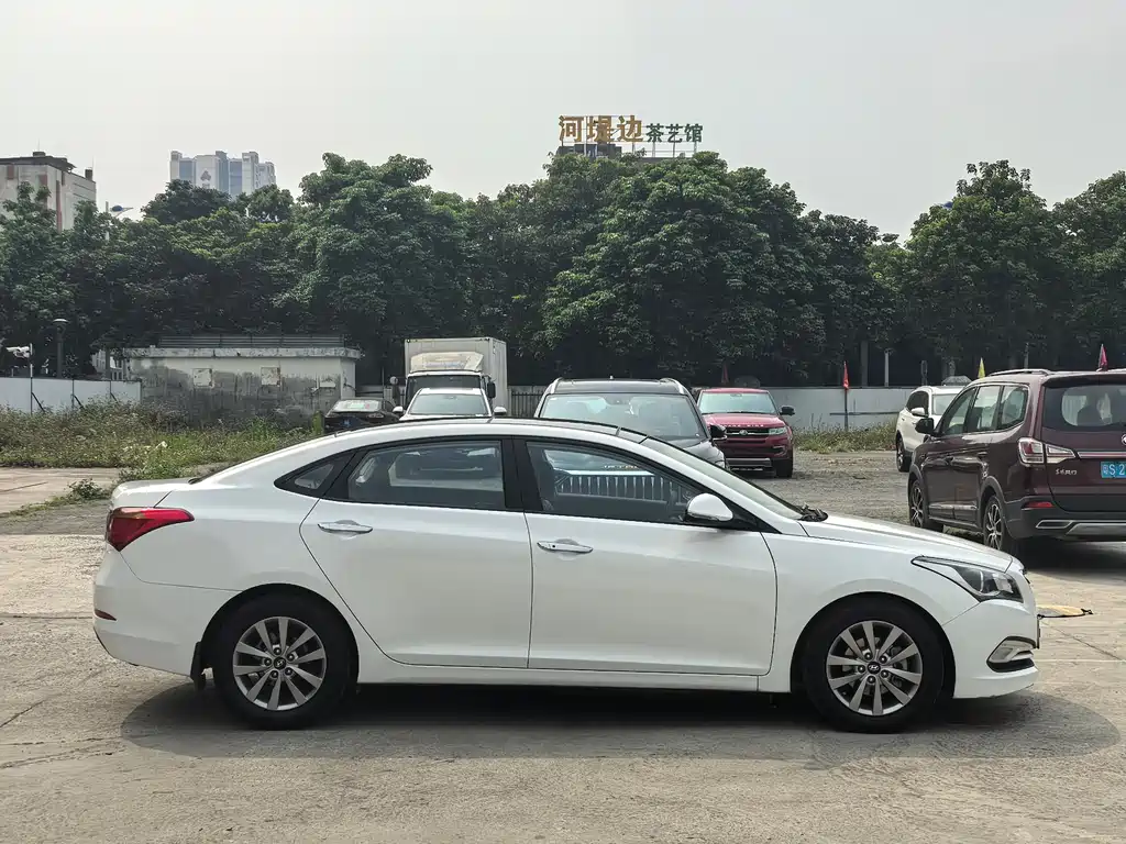 Hyundai Mistra 2015 — фото 13