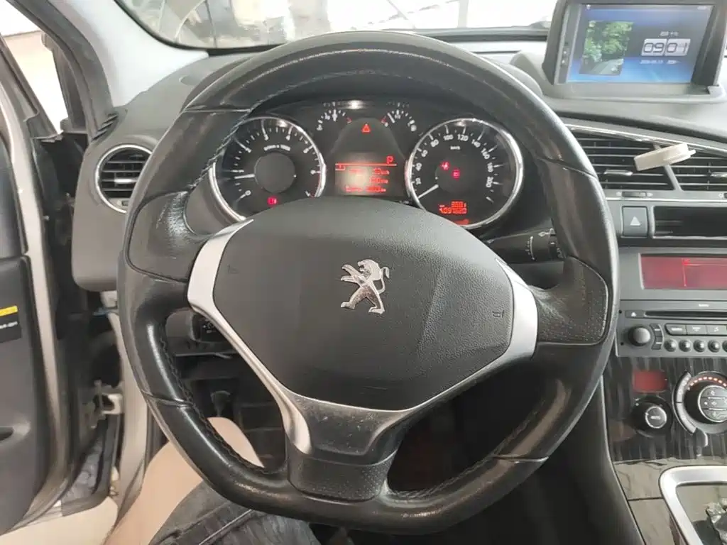 Peugeot 3008 2015 — фото 11