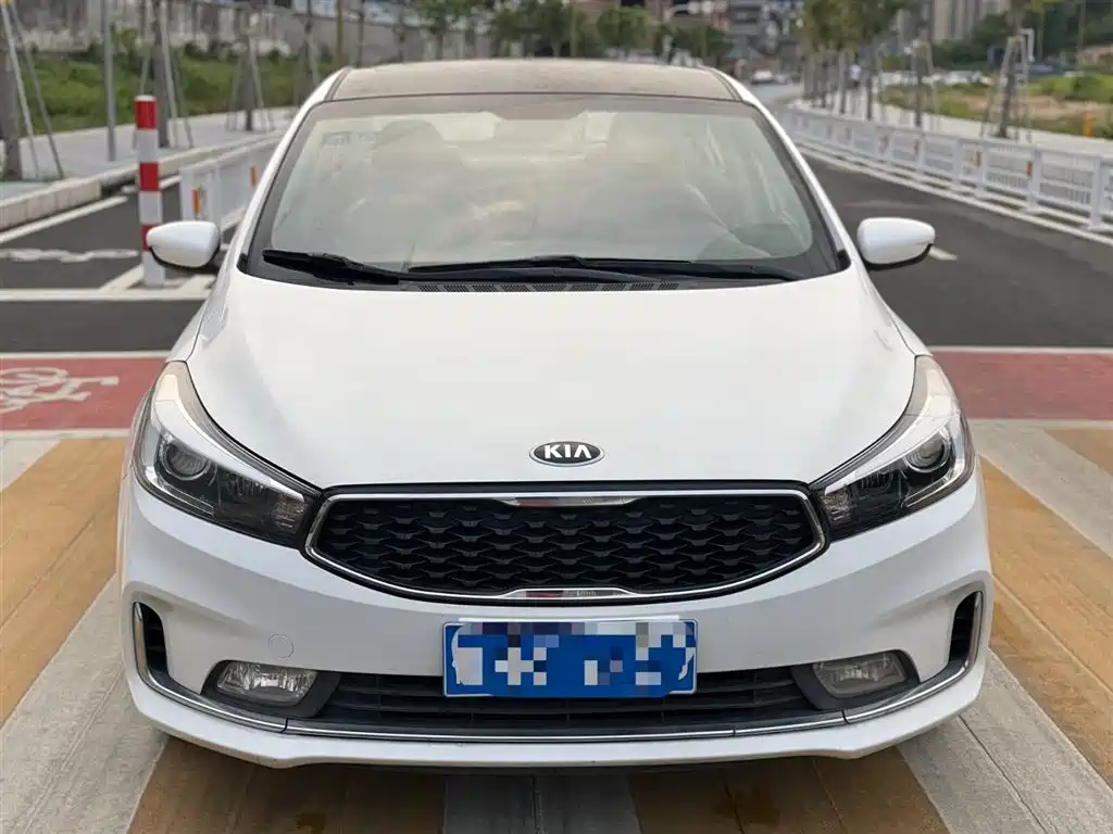 Kia K3 2017 — фото 11