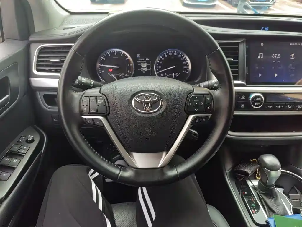 Toyota Highlander 2020 — фото 10