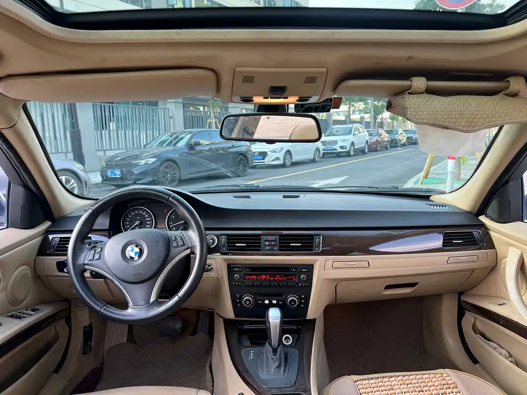 BMW 3 Series 2010 — фото 15