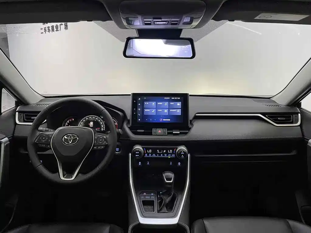 Toyota RAV4 2023 — фото 15