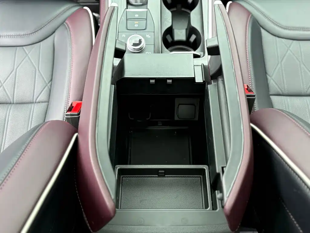 Ford Explorer 2023 — фото 16