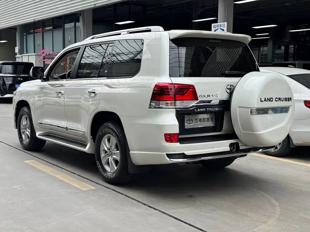 Toyota Land Cruiser 2019 — фото 15