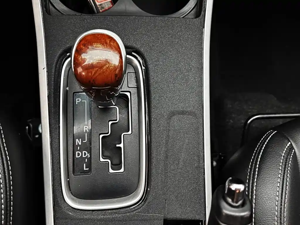 Mitsubishi Outlander 2022 — фото 17