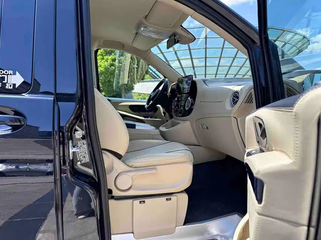 Mercedes-Benz Vito 2023 — фото 17