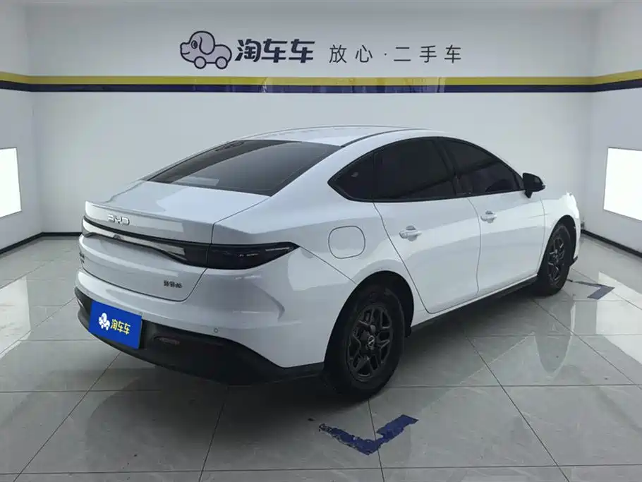 BYD Seal 05 DM-i 2025 — фото 3