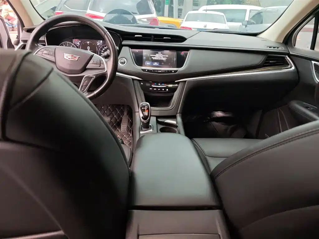 Cadillac XT5 2018 — фото 13