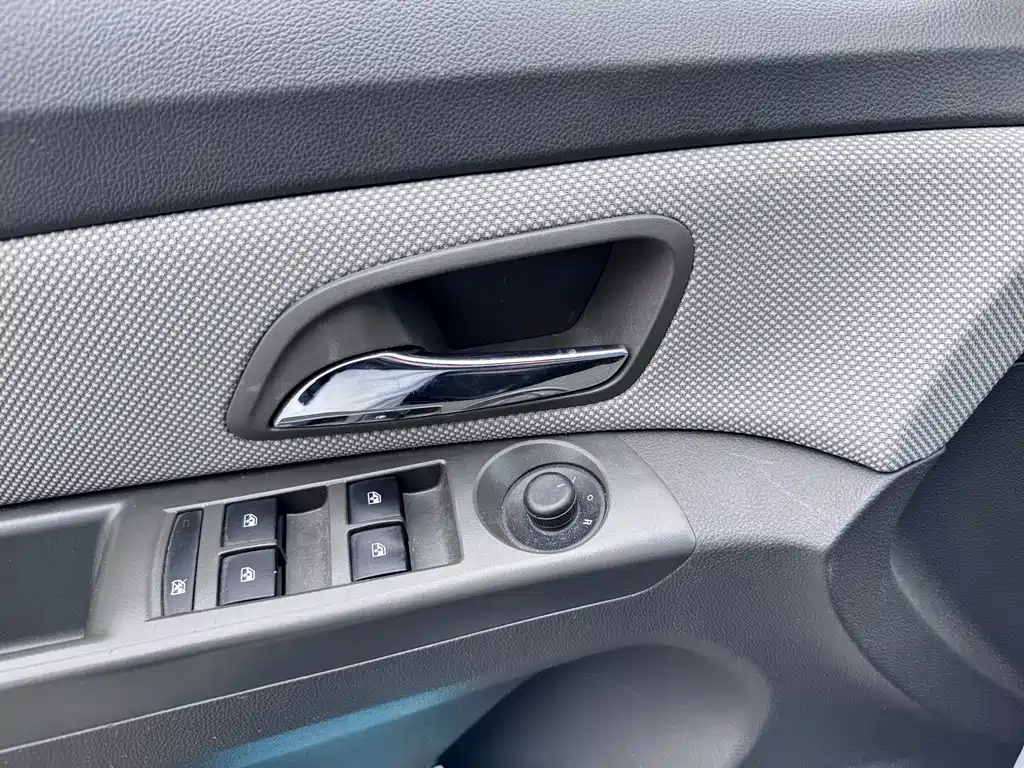 Chevrolet Cruze 2014 — фото 10