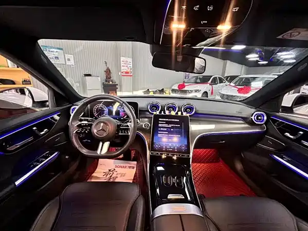 Mercedes-Benz C-Class 2024