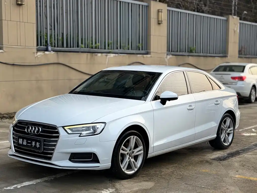 Audi A3 2020 — фото 1