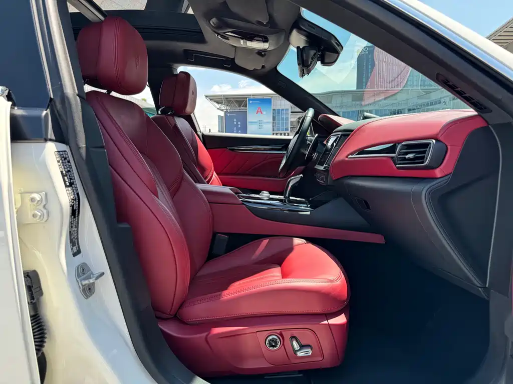 Maserati Levante 2021