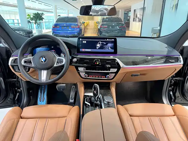 BMW 6 Series GT 2025