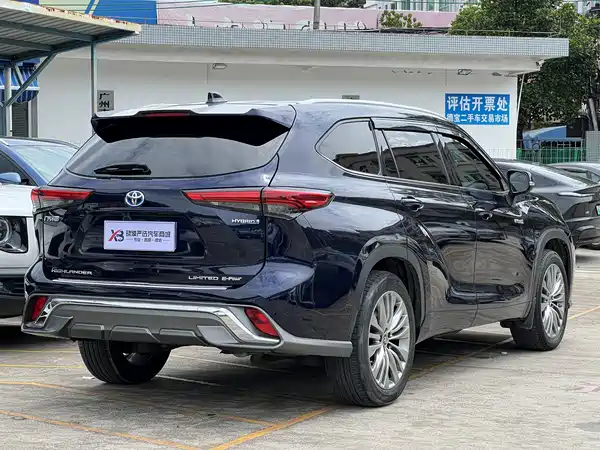 Toyota Highlander 2021