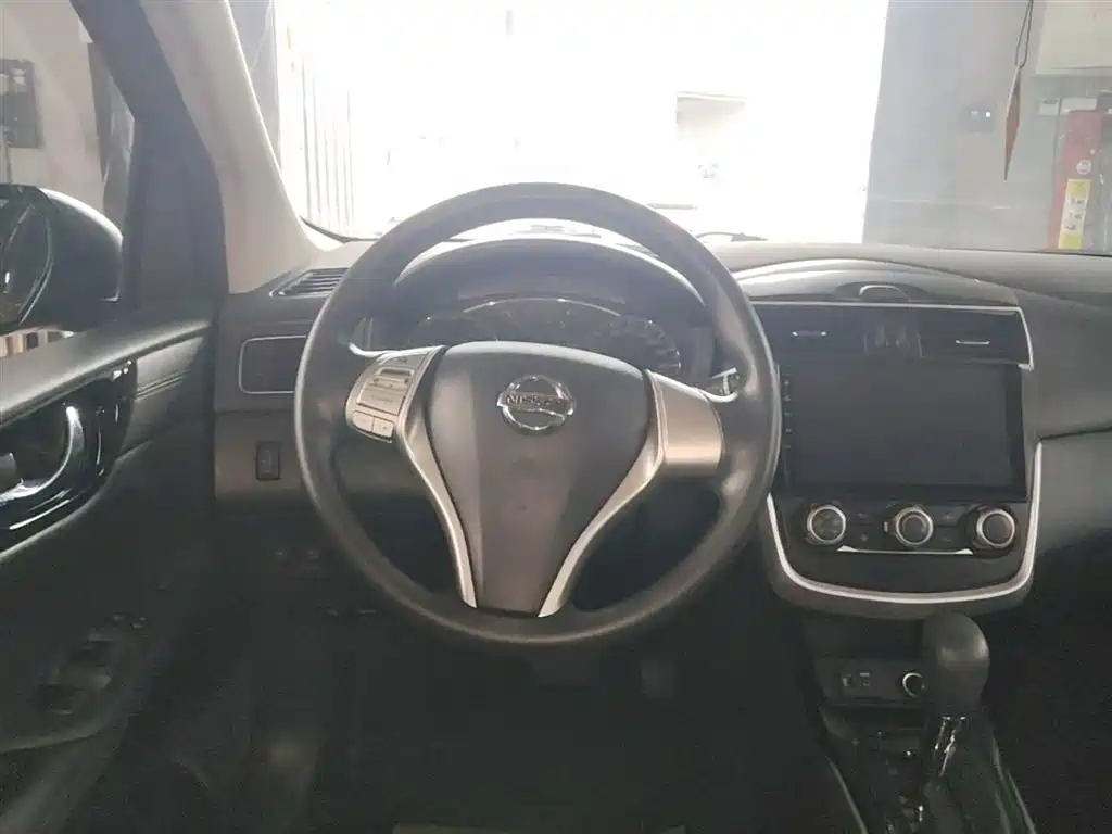 Nissan Tiida 2020 — фото 11