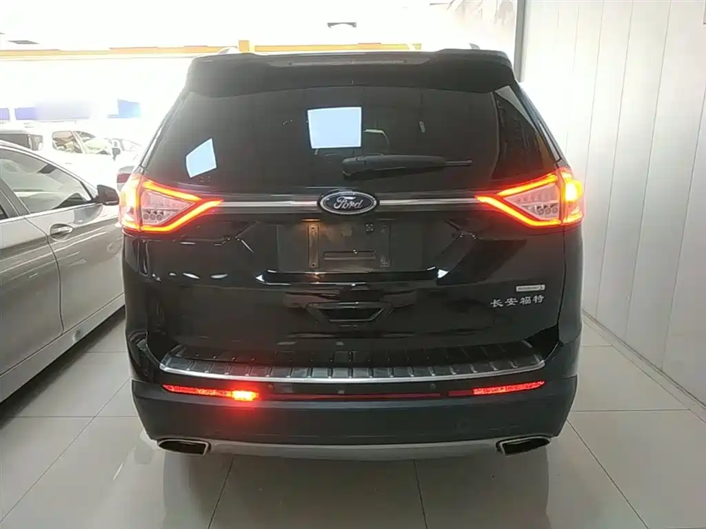 Ford Edge 2016 — фото 6
