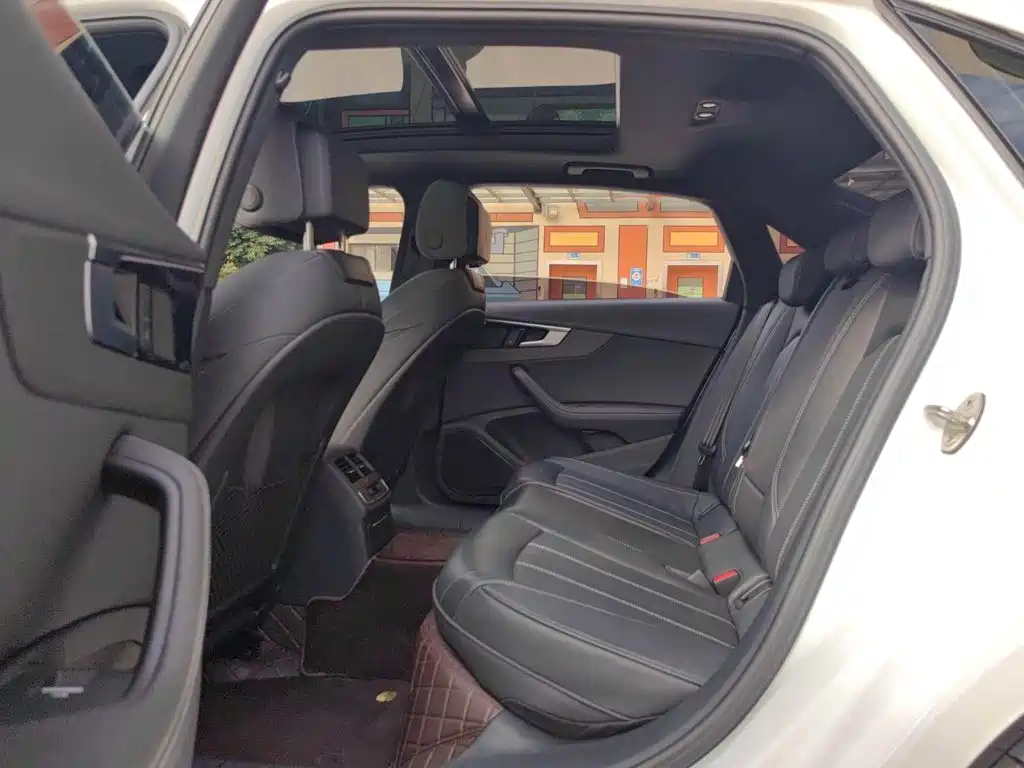 Audi A4L 2023