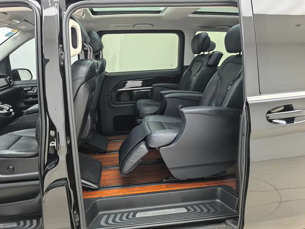 Mercedes-Benz V-Class 2018 — фото 4