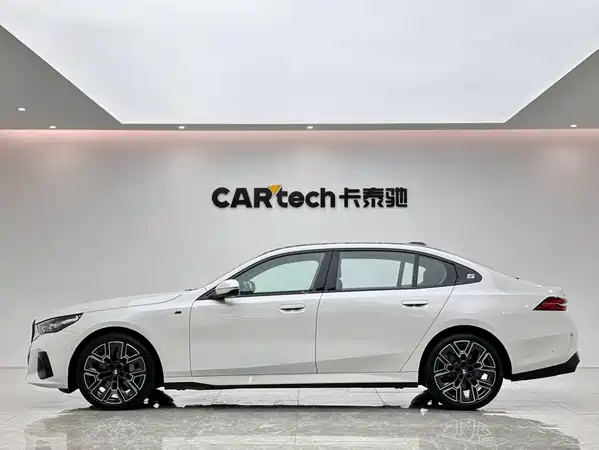 BMW 5 Series 2026