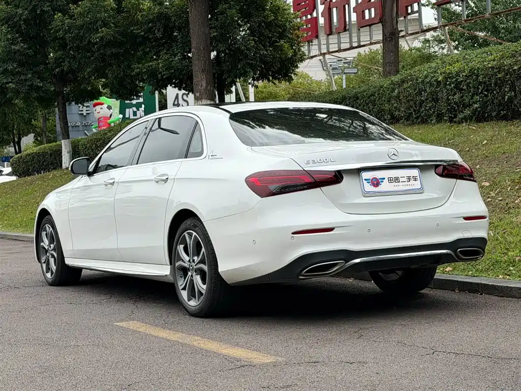 Mercedes-Benz E-Class 2022