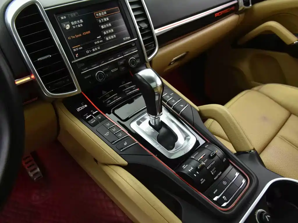 Porsche Cayenne 2015 — фото 12