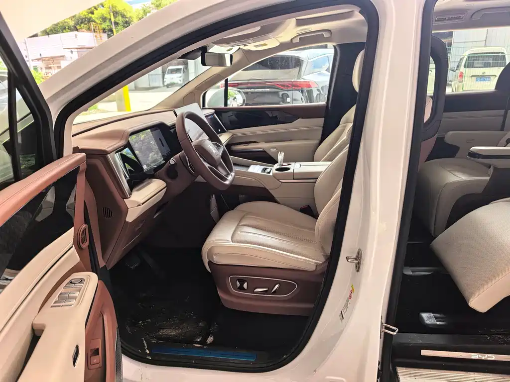 BYD Xia 2025