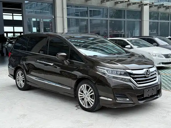 Honda Elysion 2016