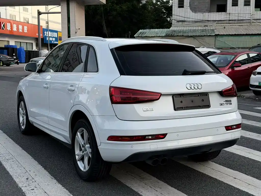 Audi Q3 2018 — фото 18