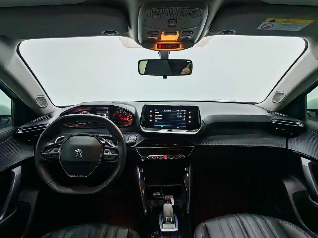 Peugeot 2008 2023 — фото 10