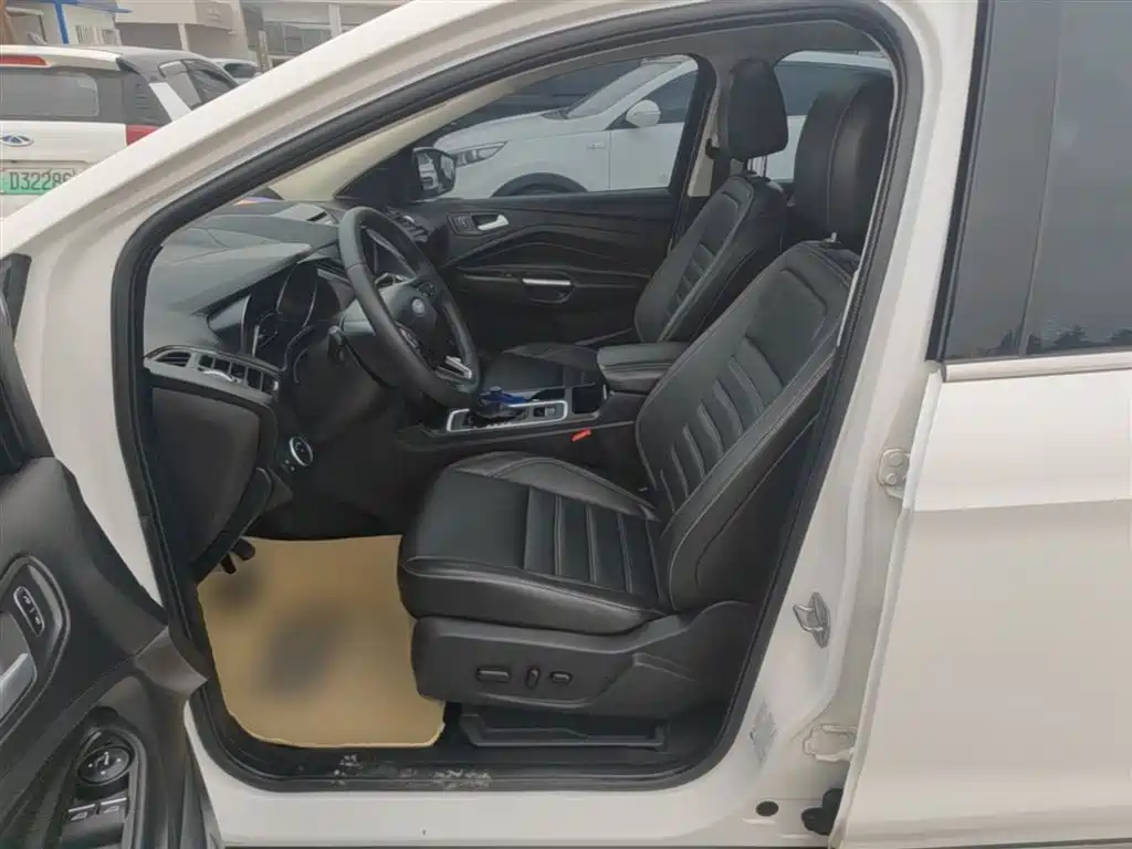 Ford Kuga 2018 — фото 15