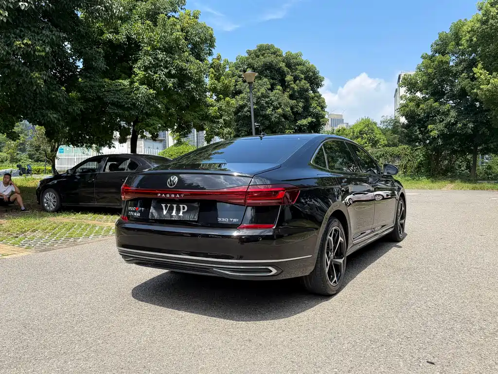 Volkswagen Passat 2024