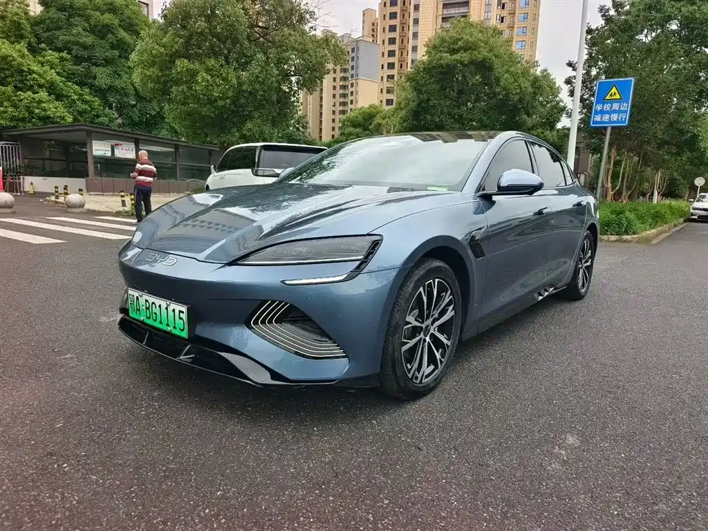 BYD Seal 2025 — фото 1